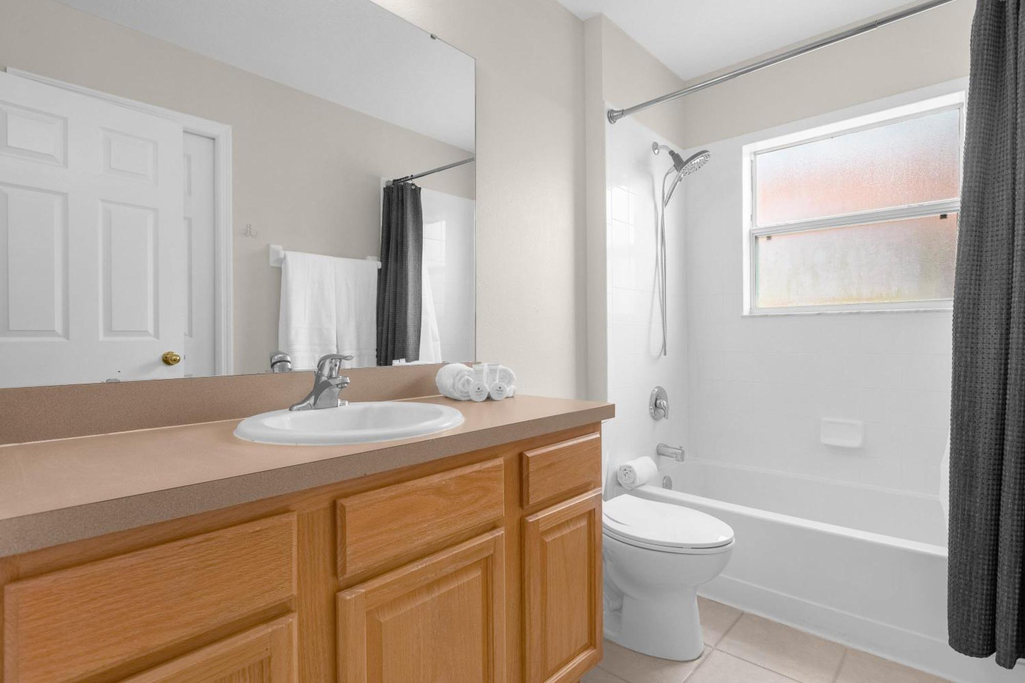 Large Spacious Home W Private Pool & Hot Tub Davenport Exterior foto