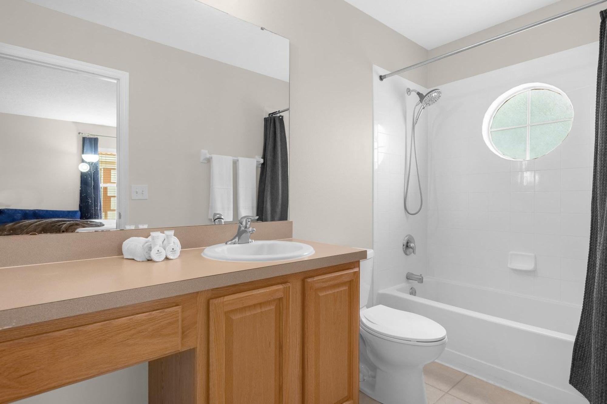 Large Spacious Home W Private Pool & Hot Tub Davenport Exterior foto