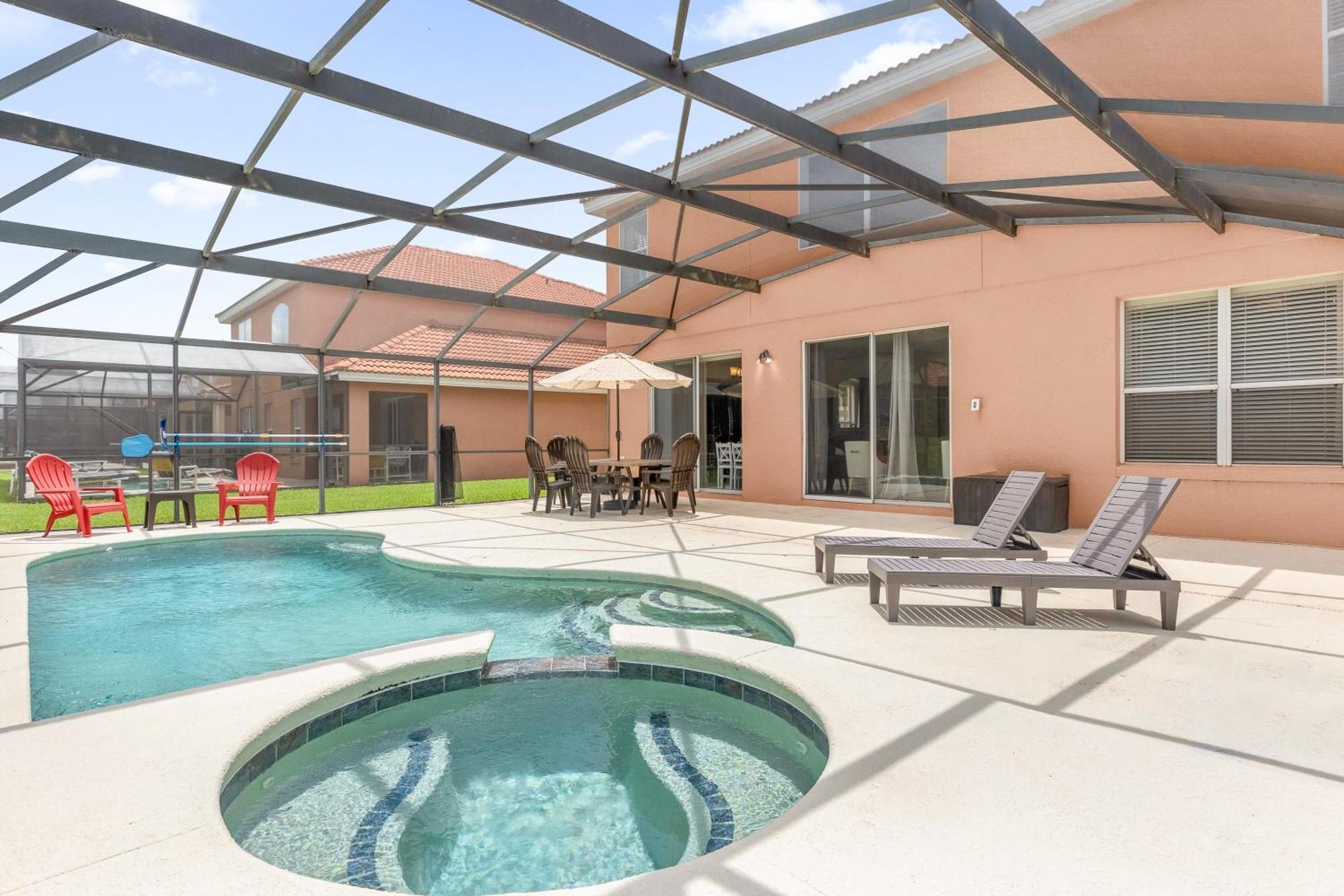 Large Spacious Home W Private Pool & Hot Tub Davenport Exterior foto