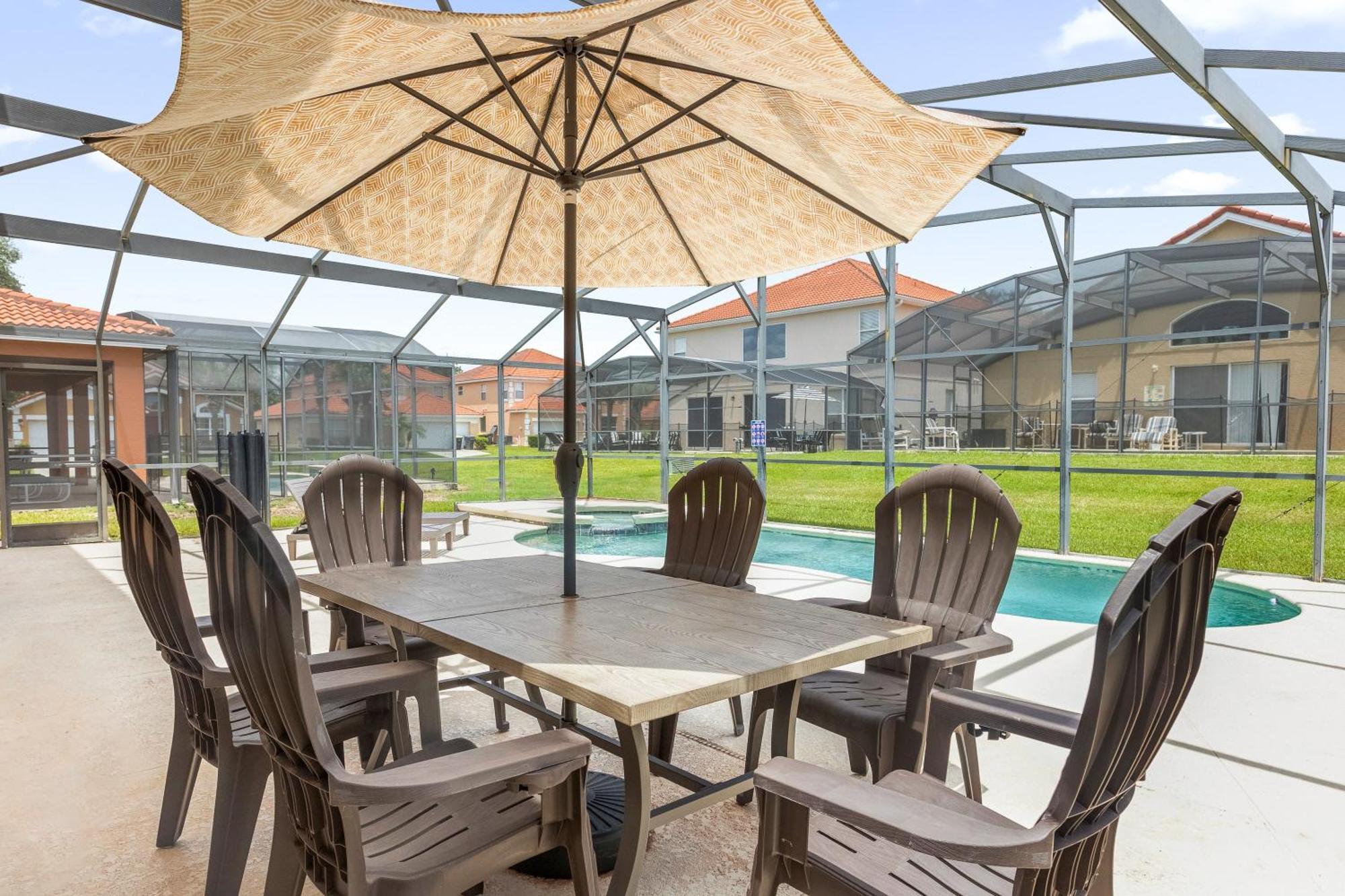 Large Spacious Home W Private Pool & Hot Tub Davenport Exterior foto